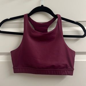 High neck sports bra